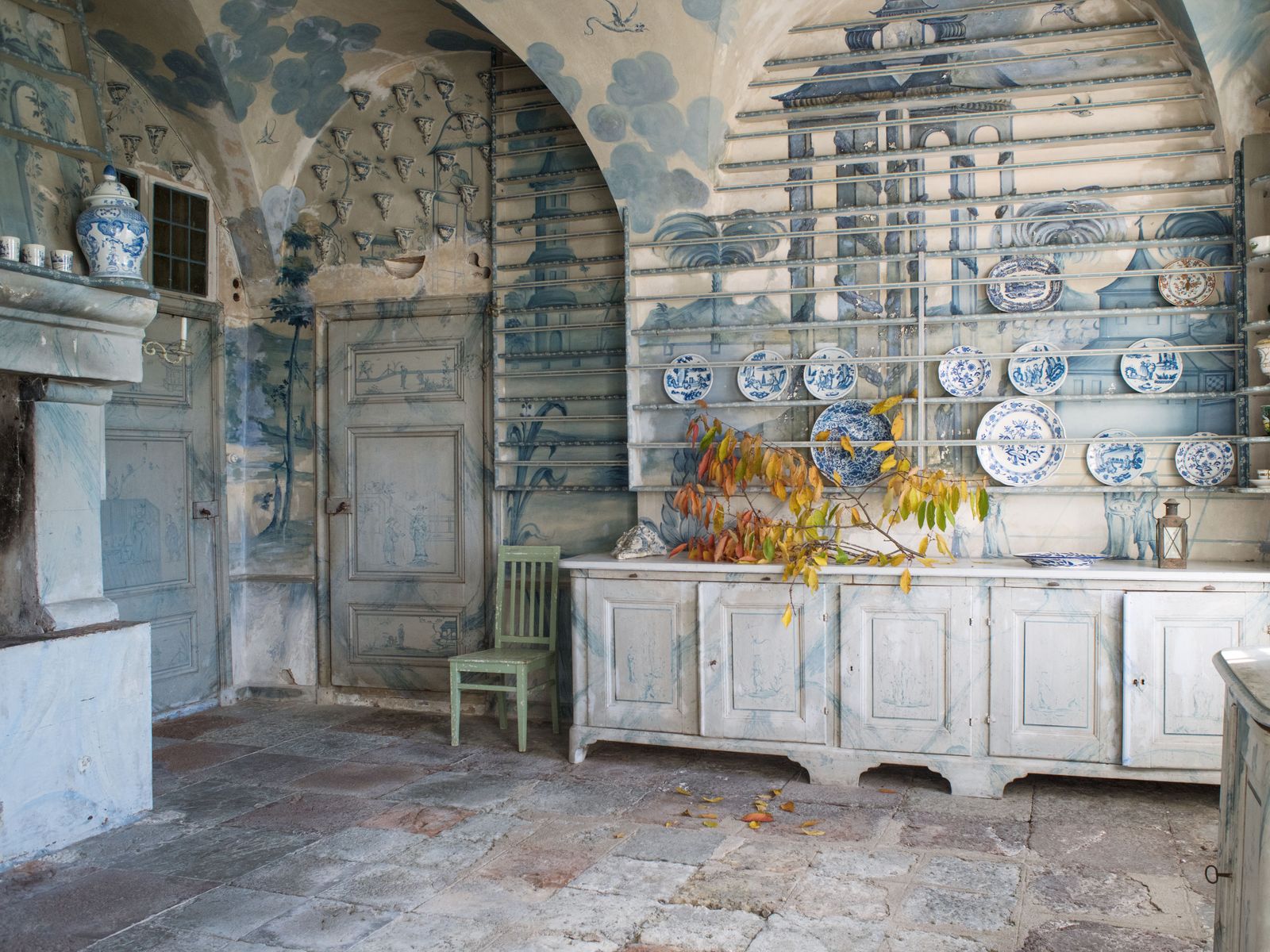 The charm of Tureholm Castle and its Chinese-inspired blue kitchen
